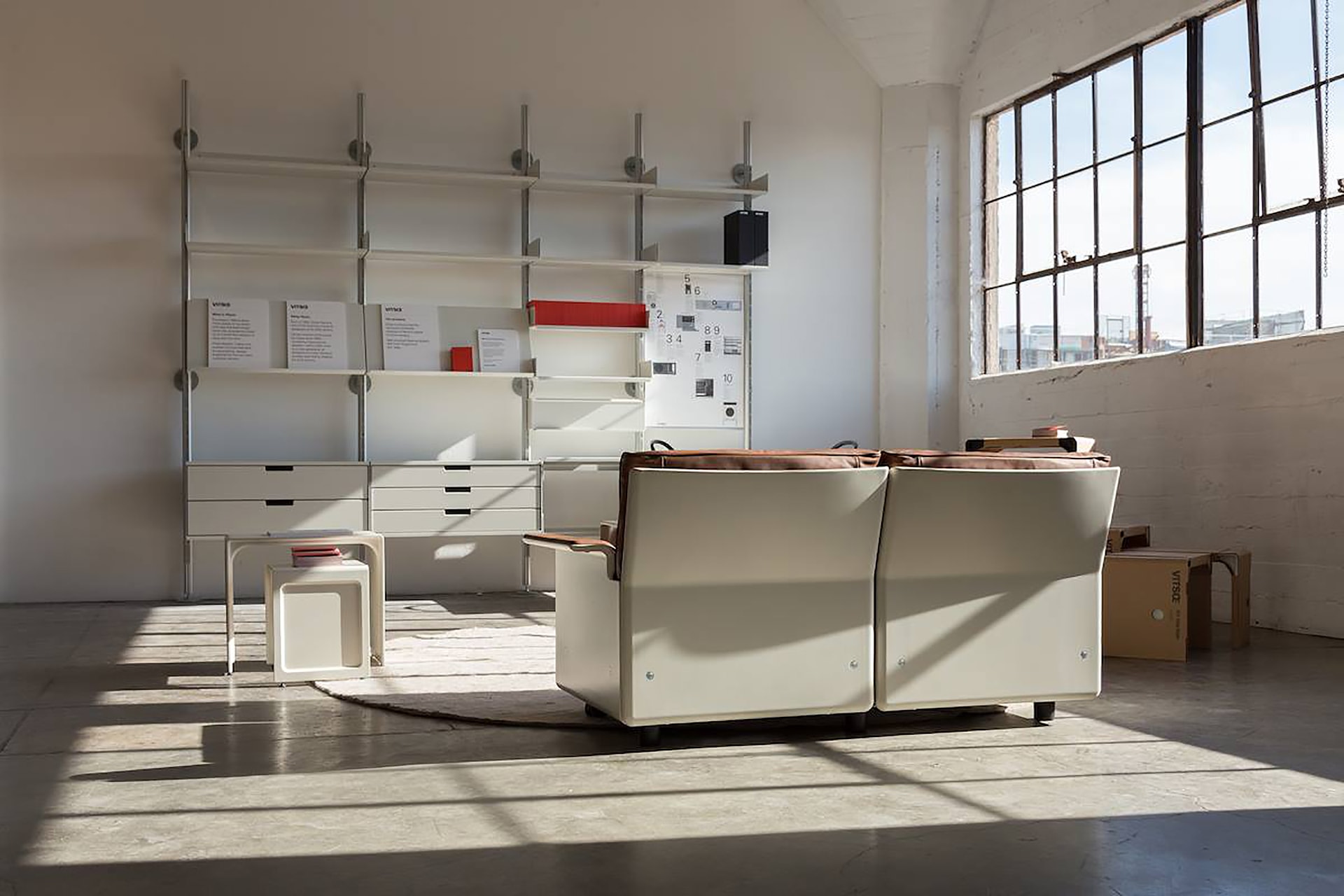 sympatisk fra nu af Paradoks Dieter Rams: Vitsoe 620 Chair Programme | Sgustok Design