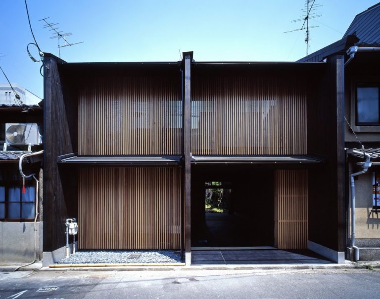 Shigenori Uoya, Miwako Masaoka, Takeshi Ikei: A House With 3 Walls